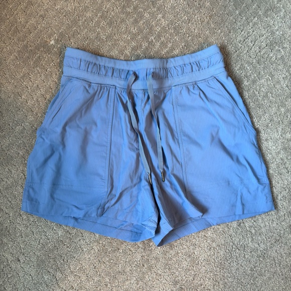 Dance Studio High-Rise Short 3.5" in Oasis Blue - Picture 3 of 5